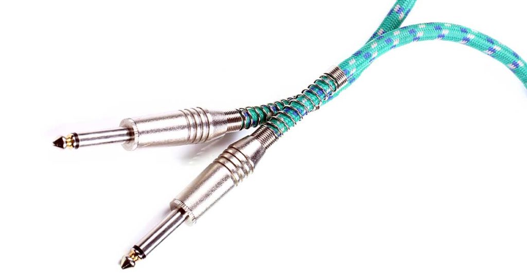 A TS jack cable for guitar